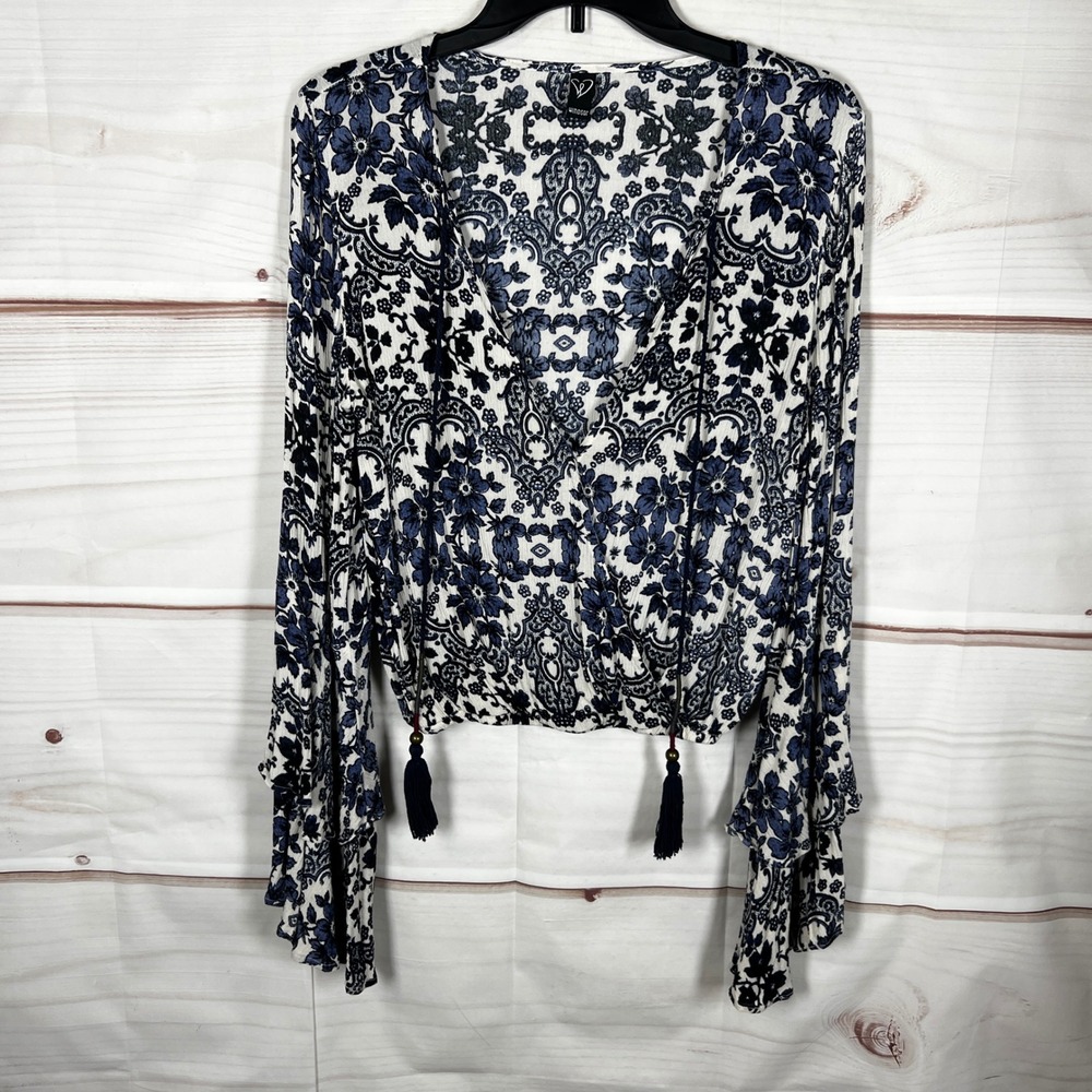 Windsor Faux Wrap Blouse Womens‎ L Blue Floral Medallion Bell Sleeve Crop Top